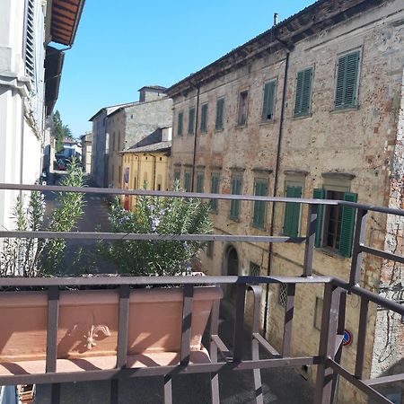 Dolce Rosa ♡ Centro Storico Bed and Breakfast Sansepolcro Exteriör bild