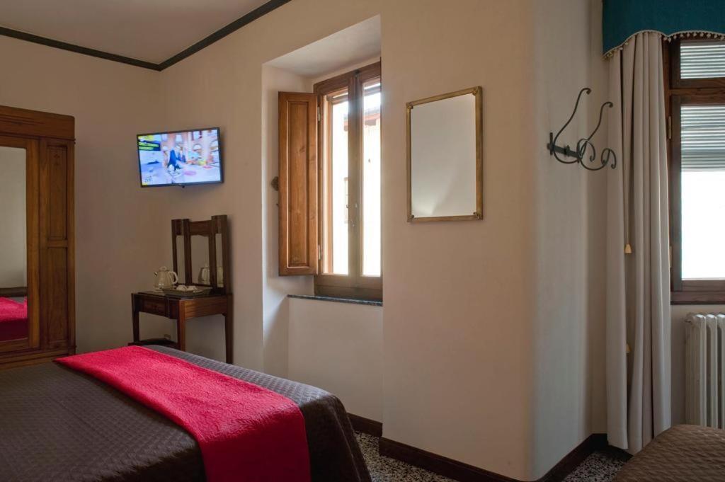 Dolce Rosa ♡ Centro Storico Bed and Breakfast Sansepolcro Exteriör bild